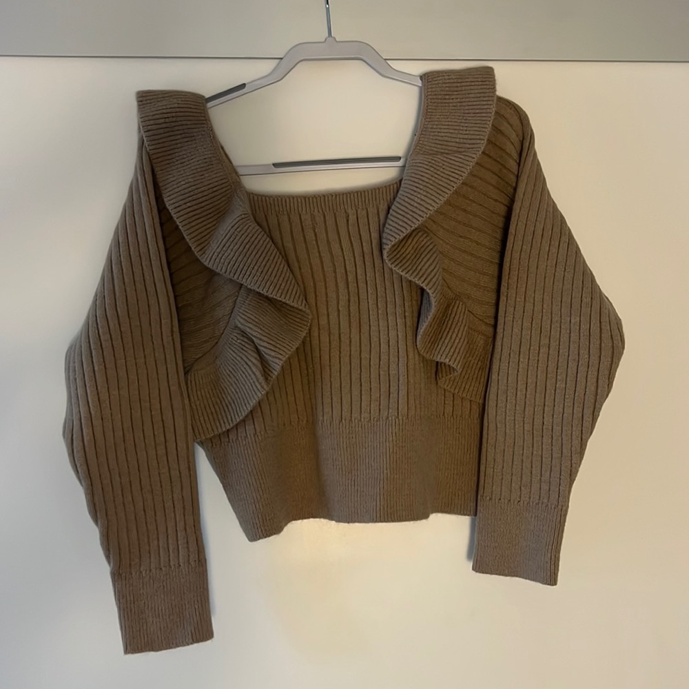 Square neck ruffle trimed sweater